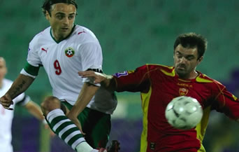България попиля Черна гора с 4:1, мечтата ЮАР 2010 е жива