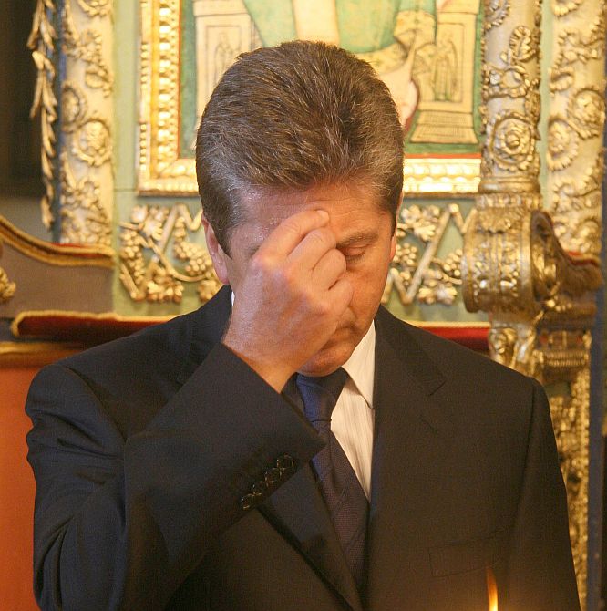 Първанов настоя за ново МИС