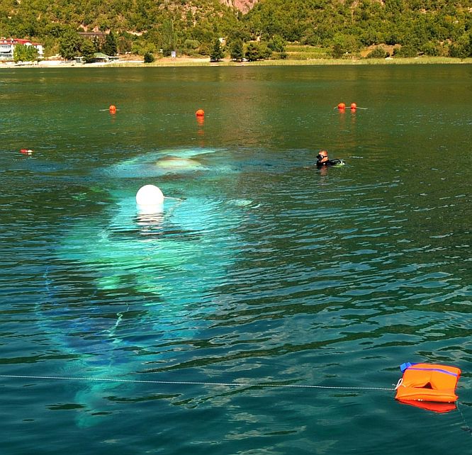 Корабът ”Илинден” под водите на Охридското езеро