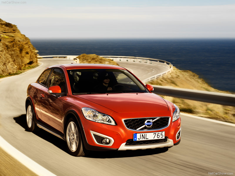 Volvo спира производството на C30