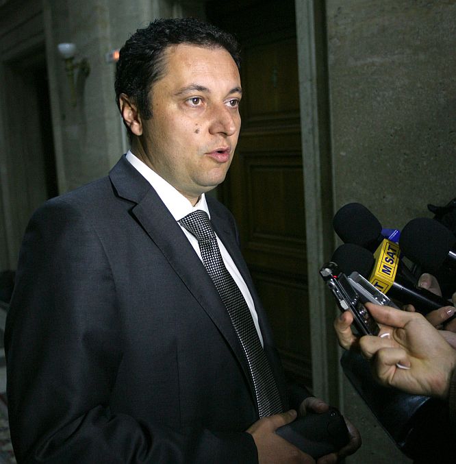 Янев имал сигнали за корупция срещу Станишев