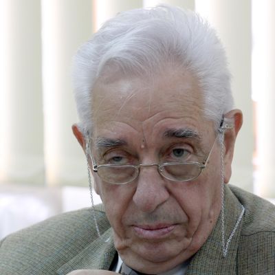 Кметове кадрували чрез луканки и вино