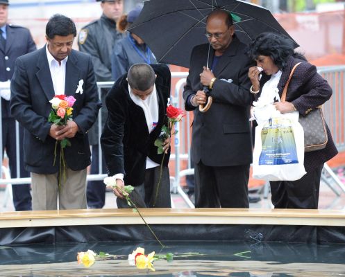 Роднини и приятели почетоха паметта на жертвите