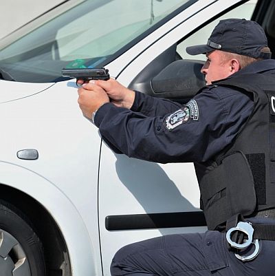Полицаи преследваха и стреляха по трактор в София