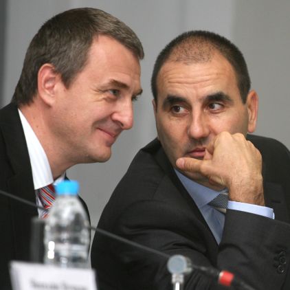 Кризата ударила и ДАНС