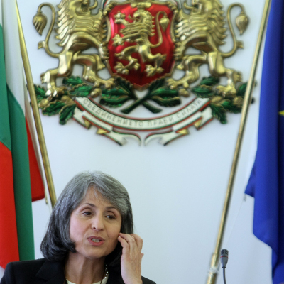 Попова иска от магистратите здрава ръка, без отрова и интриги