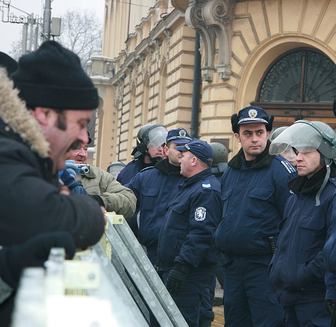 По данни на полицията тогава бяха задържани около 190 ”нарушители”