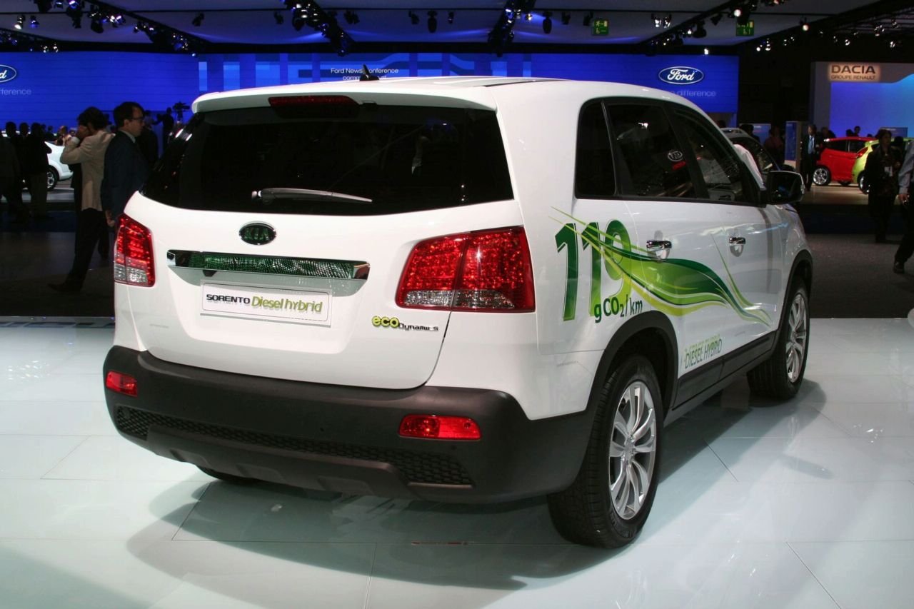 Акцент на Kia във Франкфурт са хибридите на Sorento и cee`d