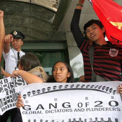 Антиглобалисти и екоактивисти протестираха в навечерието на срещата на Г-20