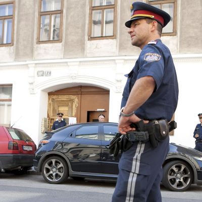 10 г. затвор за българи, държали ”робини” във Виена