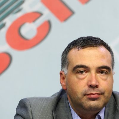 Същите тези натискаха Станишев да прави компромисите, заяви Кутев