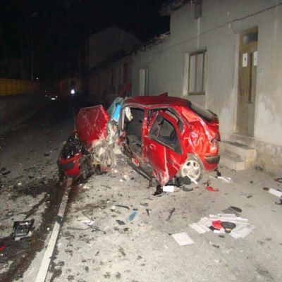 Двама се борят за живот след удар със 180 км/ч