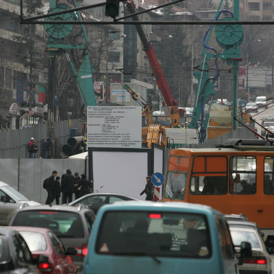 Изграждането на метротунела до х-л ”Хемус” затрудни движението в района