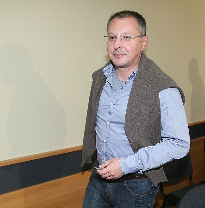 Сергей Станишев: Правителството засега само овладява позиции