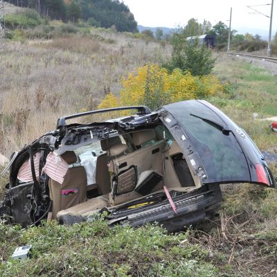 Две влакови катастрофи на жп прелези за 2 часа