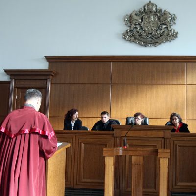Бунтът сред съдиите се разраства