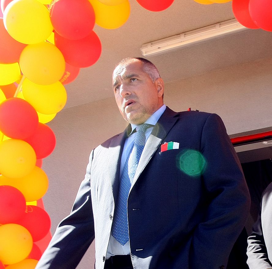 Главоболия за Петков и Цв. Цветков заради ”Братя Маринови са наши момчета”