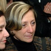 Нешка Робева катастрофира край училище