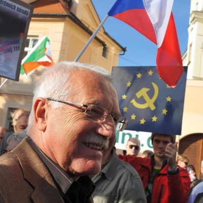 Вацлав Клаус отново опитва да забави влизането в сила на  Договора от Лисабон