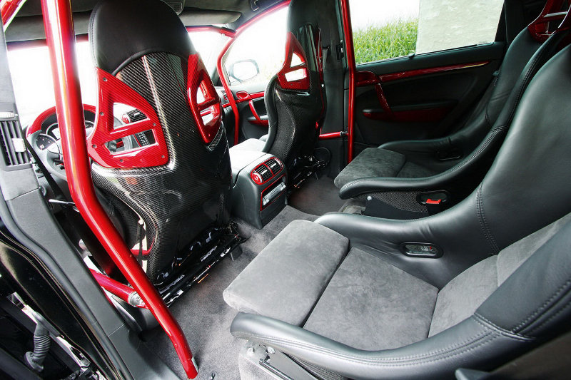 Gladiator 700 GT Biturbo – тунинг версия на Cayenne