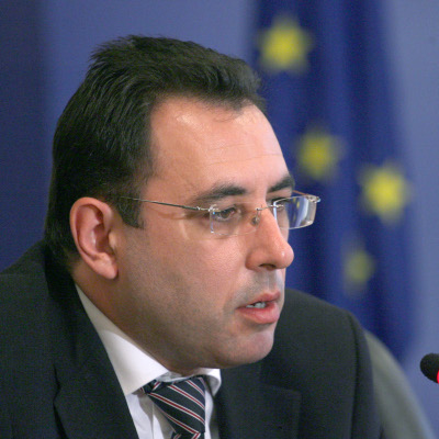 Министър: Фирмите да заведат искове срещу Гърция
