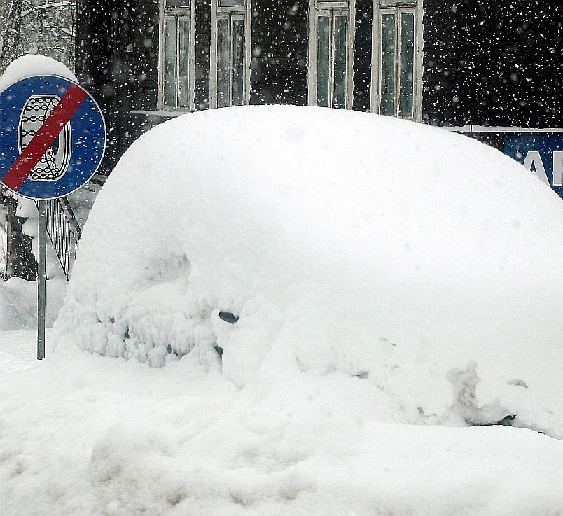 Снежни бури взеха жертви в Централна Европа