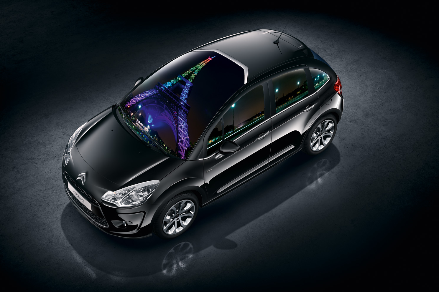 Citreon и Айфеловата кула празнуват заедно юбилей