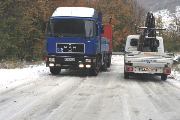 Снежната покривка на прохода вече е 2 см