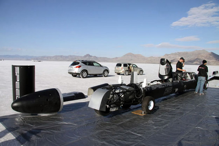 Spectre SpeedLiner подобри световния рекорд за скорост по земя - видео