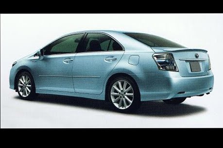 Toyota пуска по-скъп и по-голям хубрид от Prius