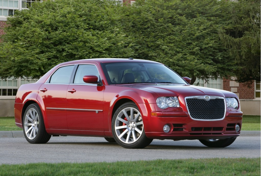 Правят Fiat, базиран на Chrysler 300 LX