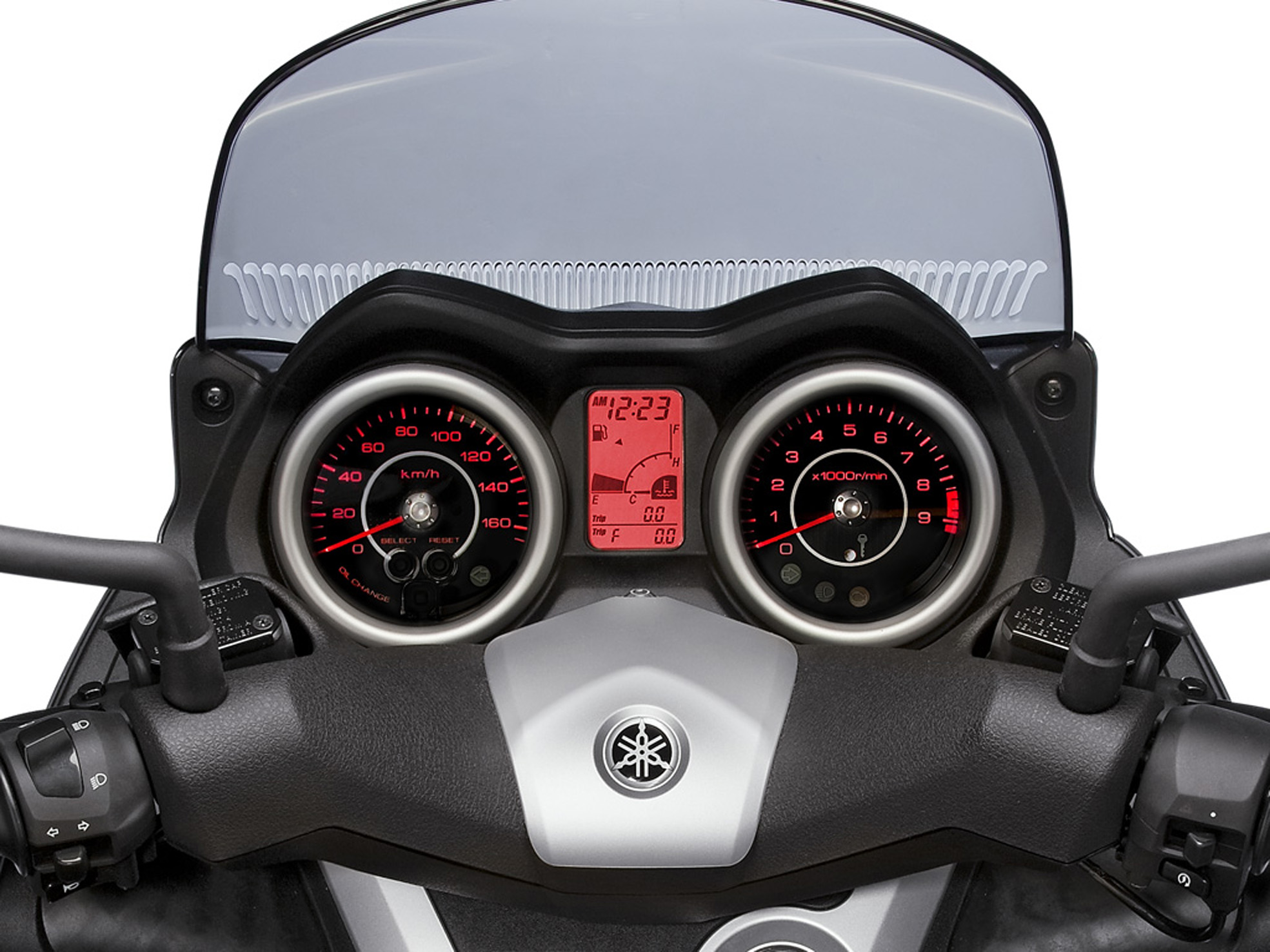 Yamaha пуска новата гама скутери X-MAX в Европа