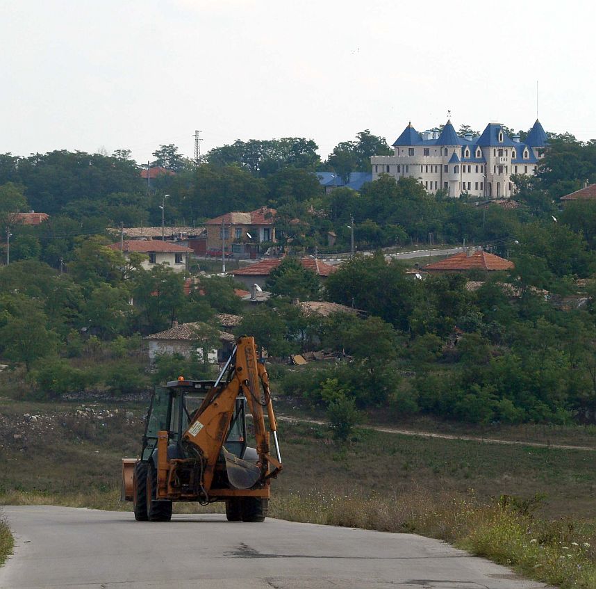 Караджова: В земята са заровени над 700 млн. лв.