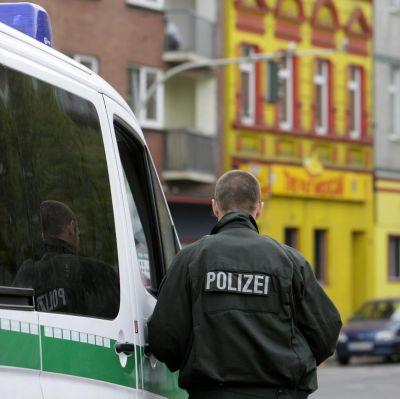 Войник прегази 13 души пред казарма в Германия
