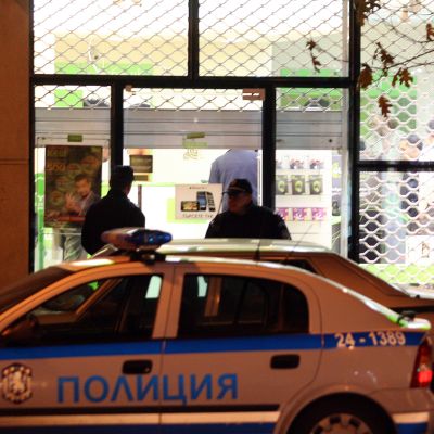 Сигналът в полицията е подаден към 19 часа, но докато дойдат униформените, крадецът изчезнал