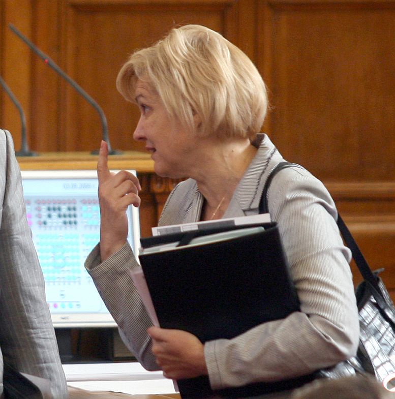 Менда Стоянова: Акцизът на аклохола няма да се повишава