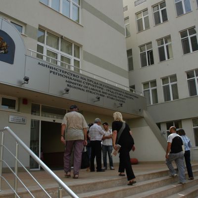 Близък до Масларова съди журналистка