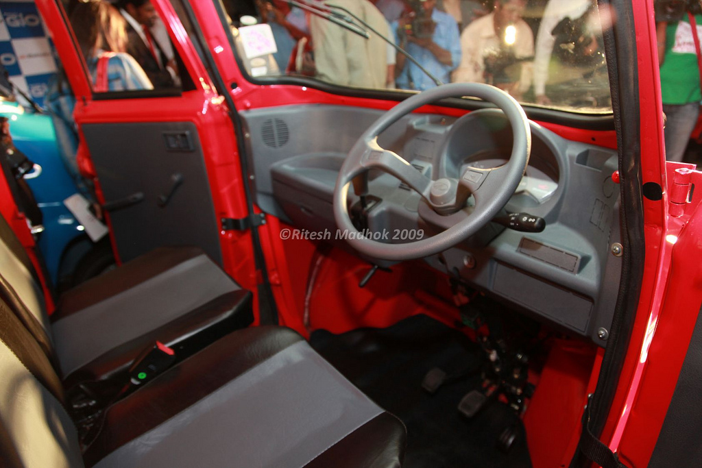 Индийско камионче за 3 500 долара