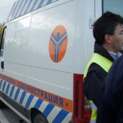 Шофьори без разрешително возят деца в неизправни автобуси
