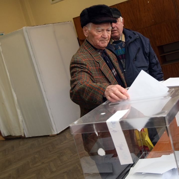 Ниска избирателна активност на частичните избори