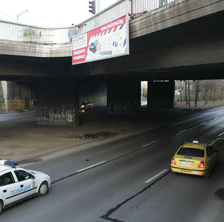 Мъж падна от мост до НДК