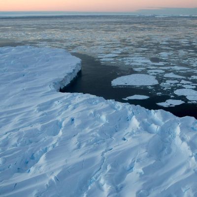 Ледът в Арктика достигна сезонния си максимум.