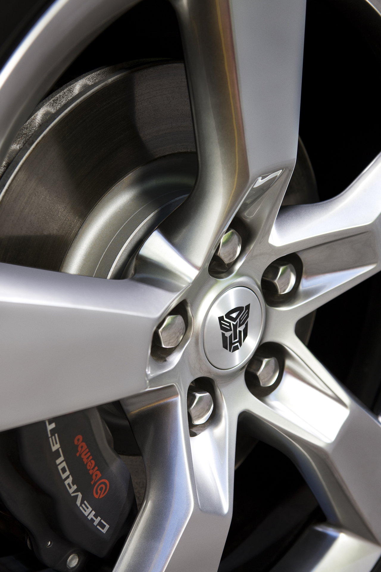 Мъж на 101 години си купи Chevrolet Camaro SS - видео