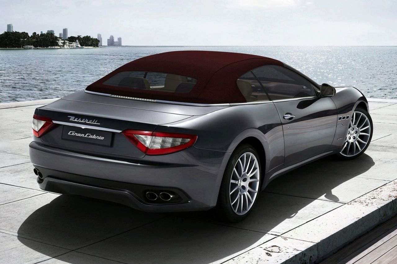 Maserati GranCabrio на пазара в началото на 2010 г.