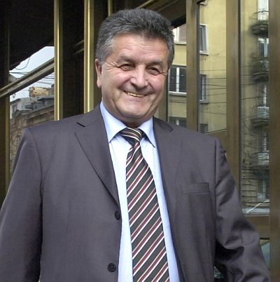 ДПС издигна ”стена на истината” за кризата