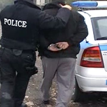 Хванаха полицай с цигари без бандерол