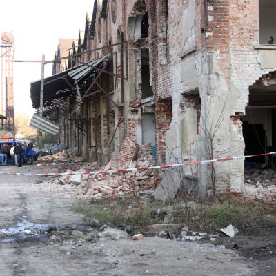 400 опасни сгради в три столични района