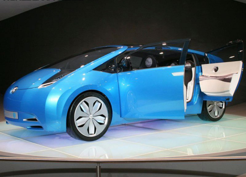 Toyota разработва Prius SUV