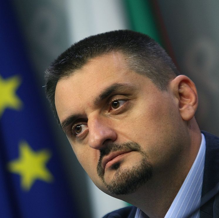 Как Борисов ”плати” на пиратите, пита БСП