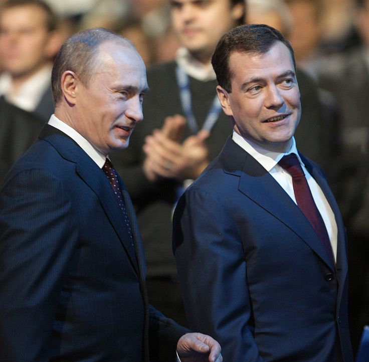 Владимир Путин и Дмитрий Медведев отхвърлиха деспотизма и липсата на политическа конкуренция в страната